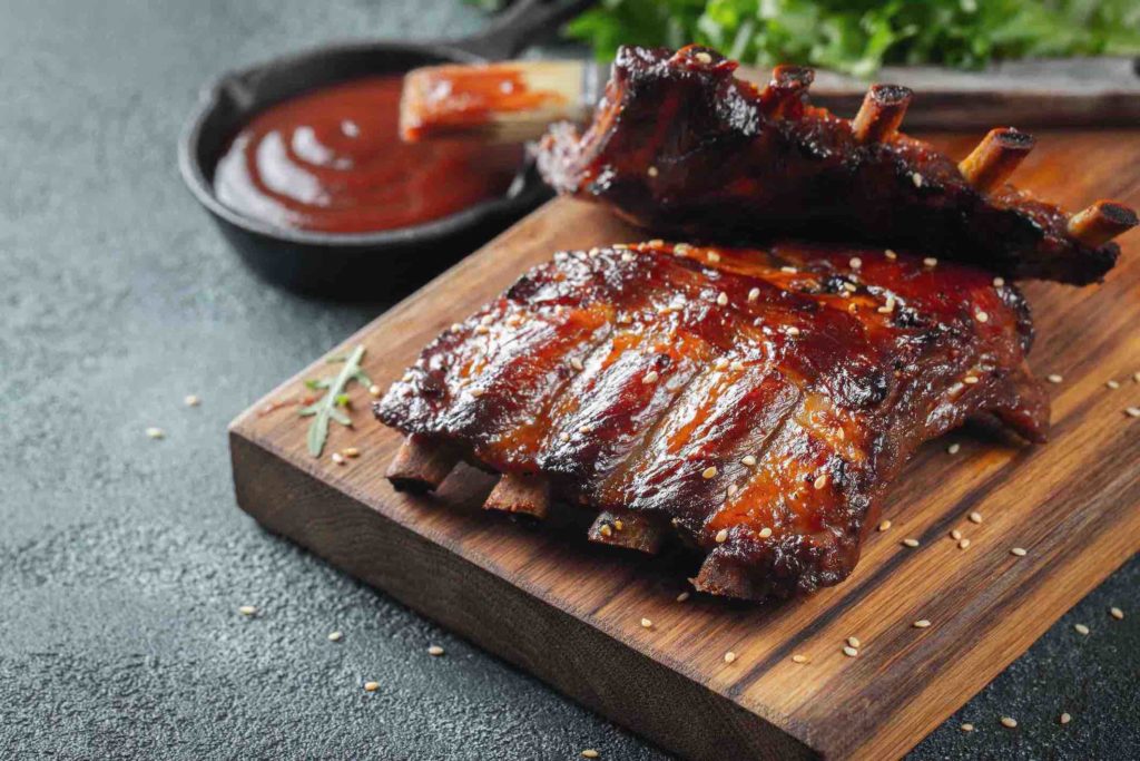 Oven-Baked Pork Ribs with BBQ Sauce for a Hearty Winter Meal | Carina